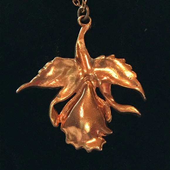 Vintage Iris Flower Necklace w/ Faux Pearl Center! - Picture 3 of 6